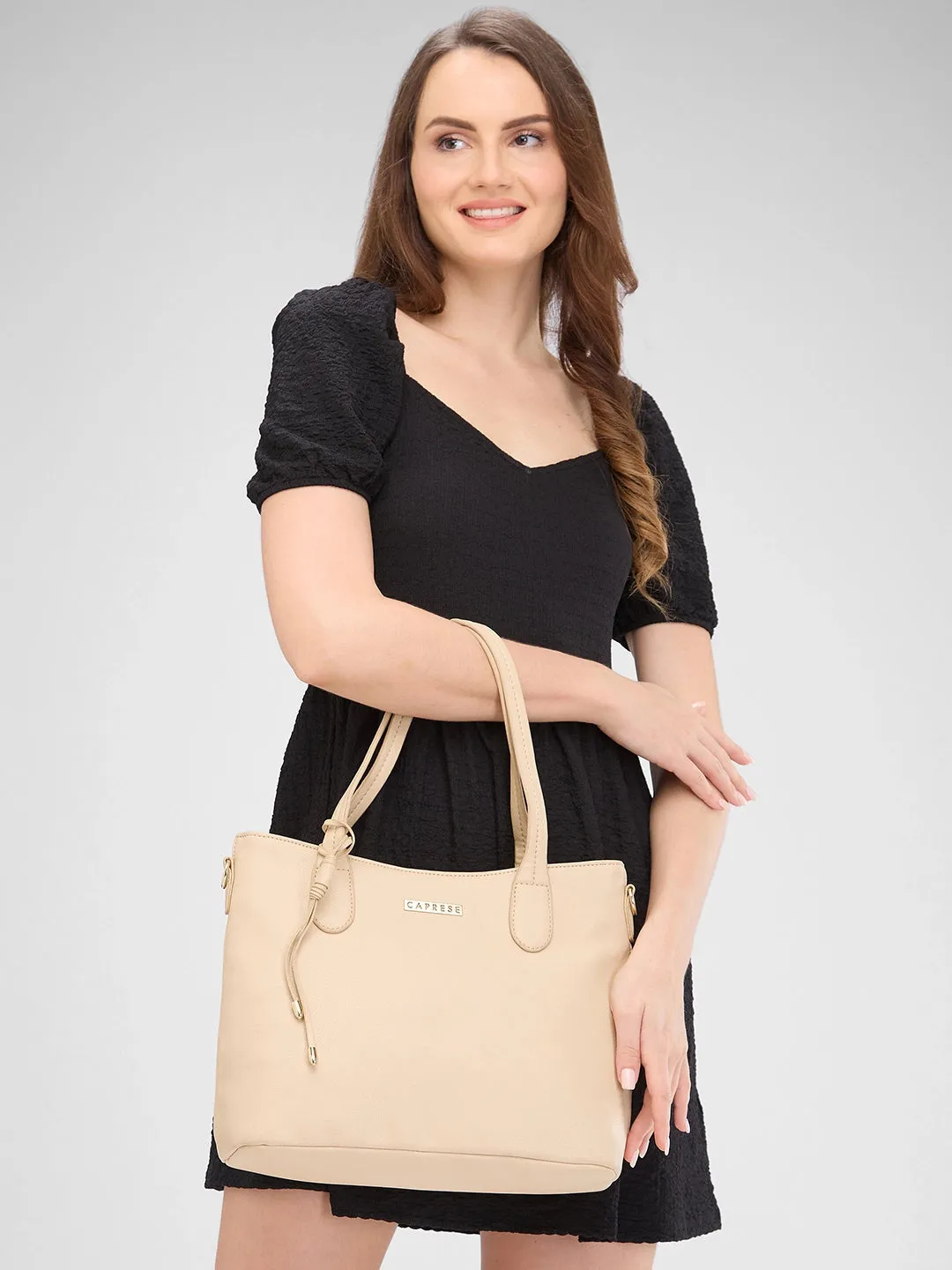 Caprese Belair Tote Medium Beige