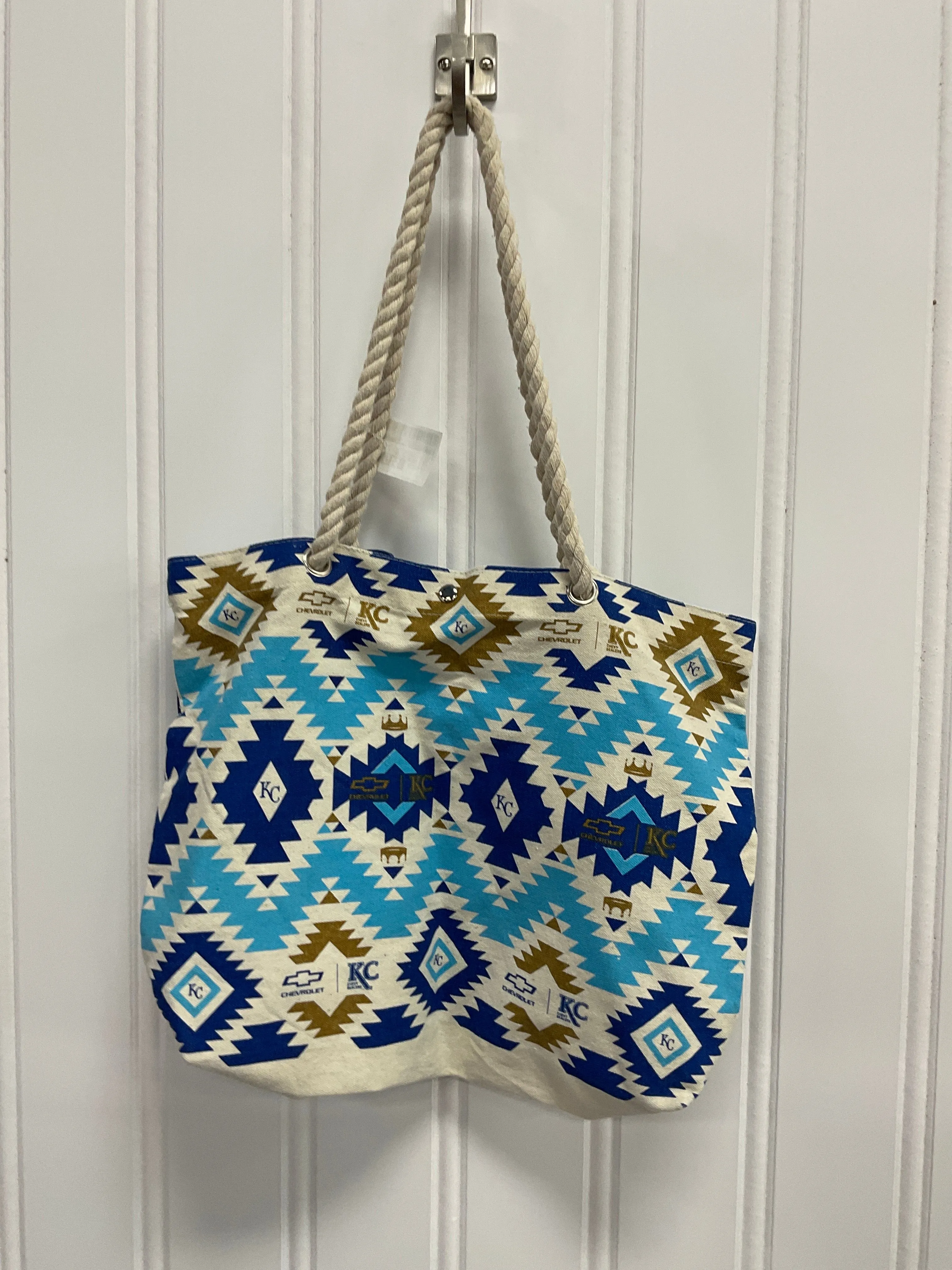 Tote By Clothes Mentor In Multi, Size:Medium